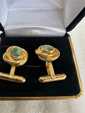 Vintage Hayward Gold-Tone Green Cabochon Cufflinks